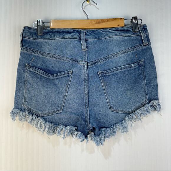 Mossimo Crochet Detail Distressed Denim Jean Shorts Size 8 High-Rise Daisy Dukes - Picture 3 of 5